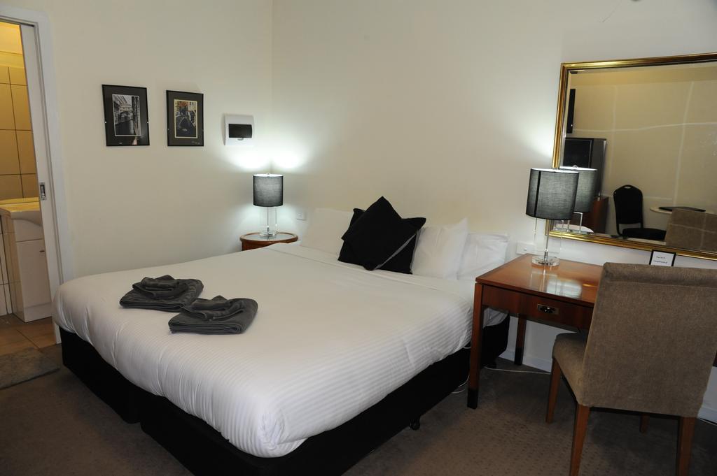 Norwood House Motel & Receptions Mornington Extérieur photo