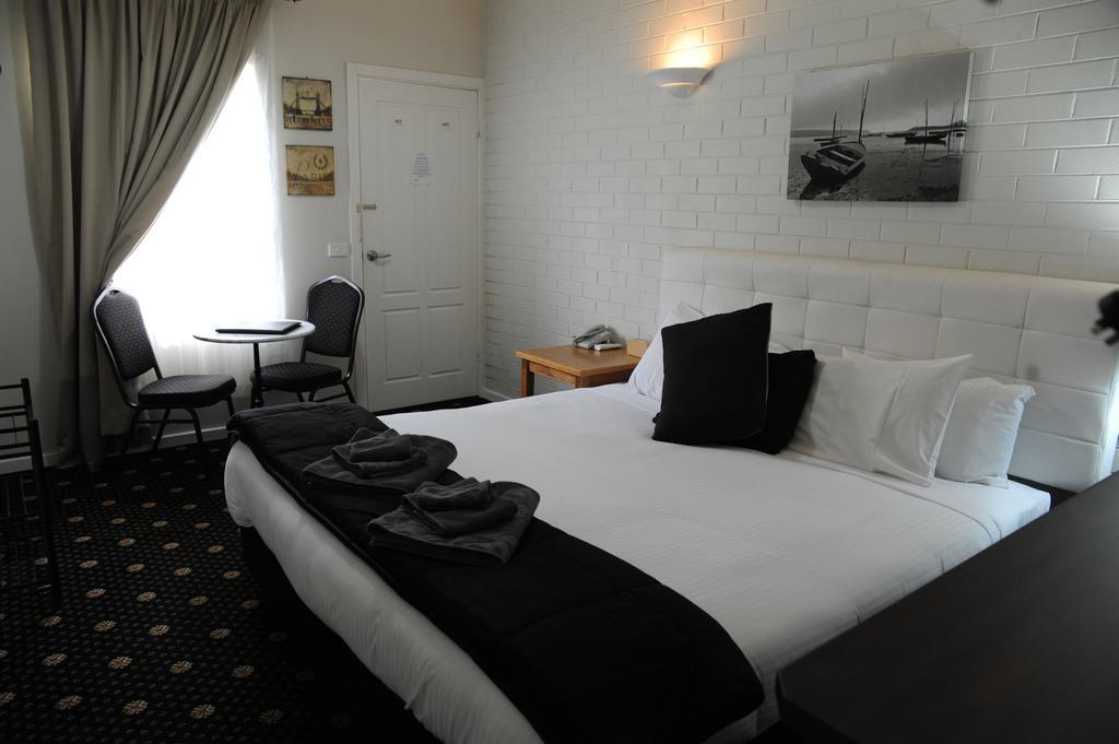 Norwood House Motel & Receptions Mornington Extérieur photo