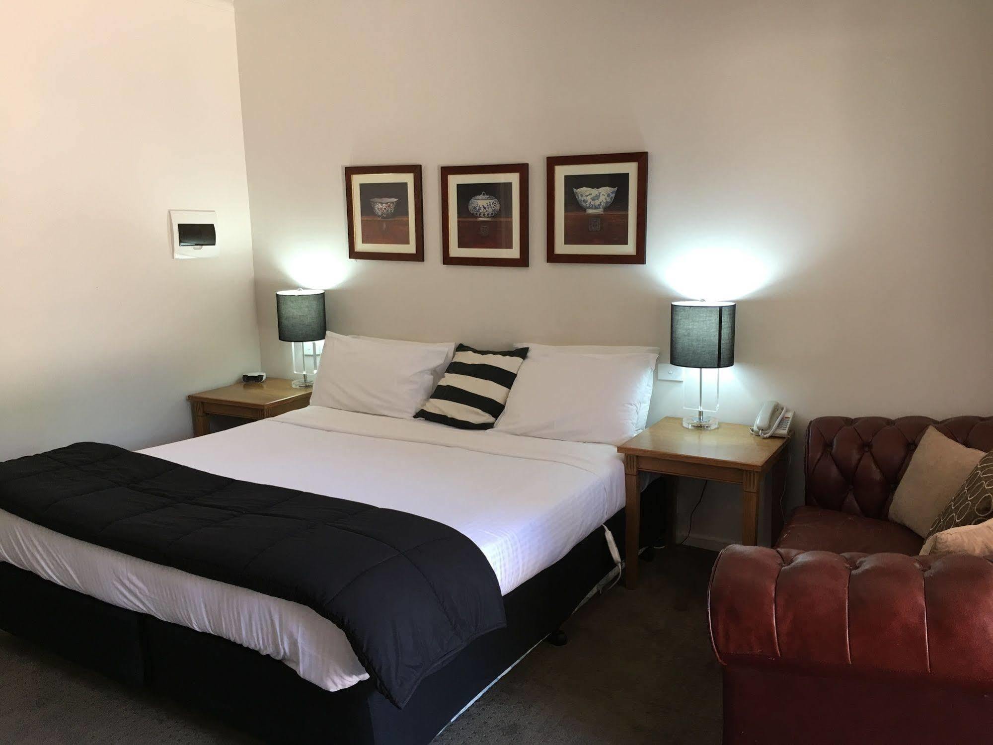 Norwood House Motel & Receptions Mornington Extérieur photo