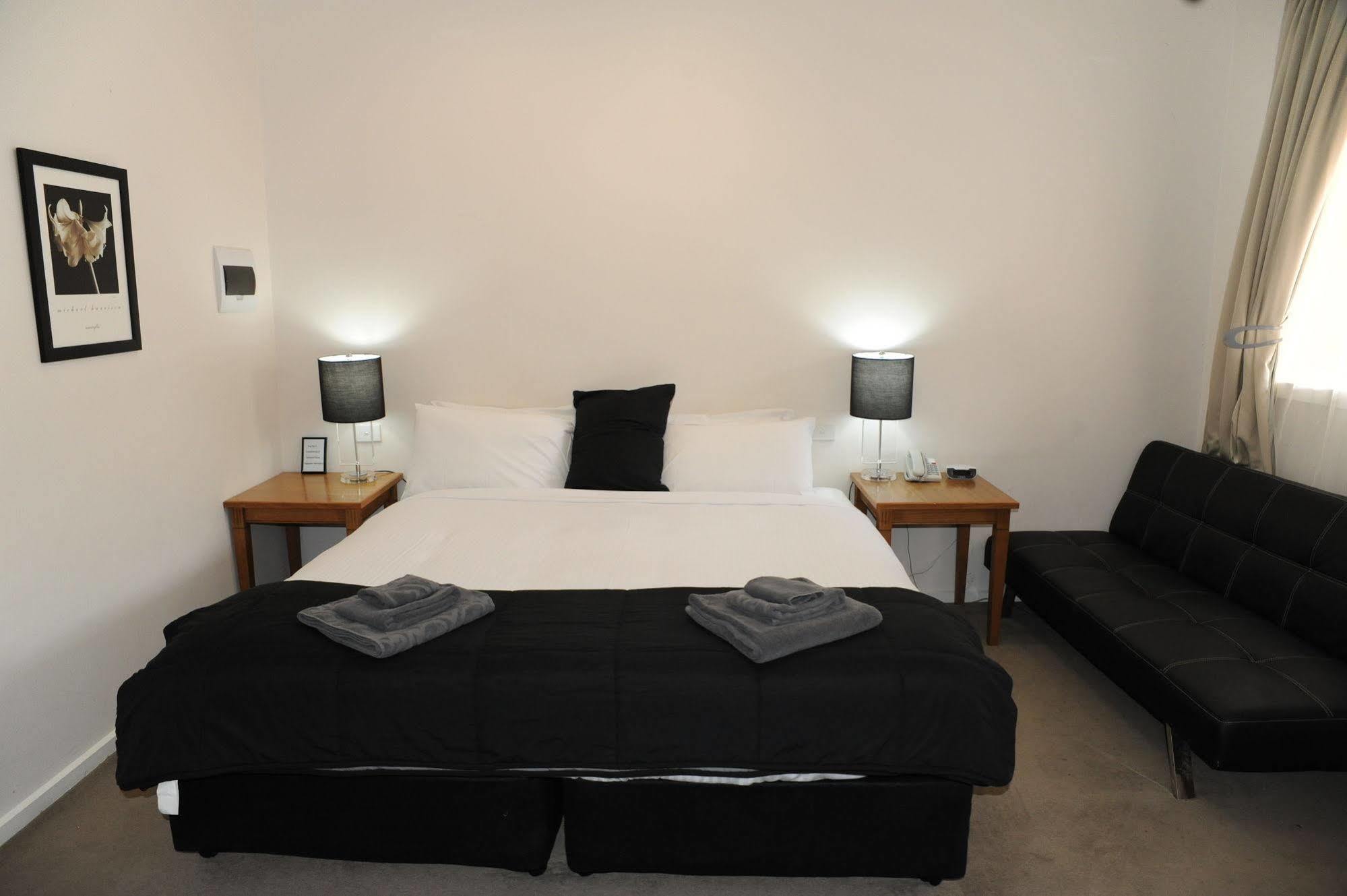 Norwood House Motel & Receptions Mornington Extérieur photo
