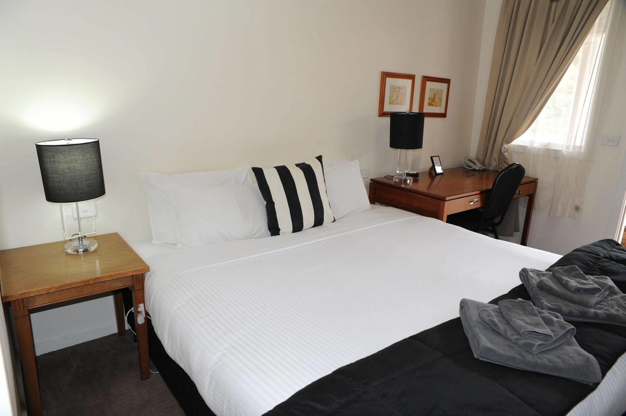 Norwood House Motel & Receptions Mornington Extérieur photo