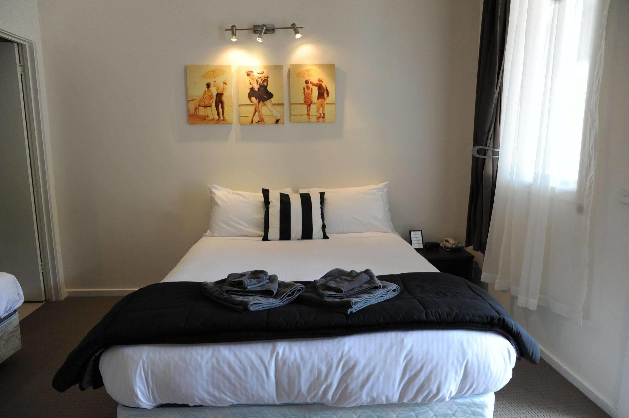 Norwood House Motel & Receptions Mornington Extérieur photo